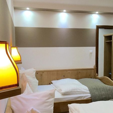 Fogado Az Oreg Preshez Hotel Mor Exterior photo